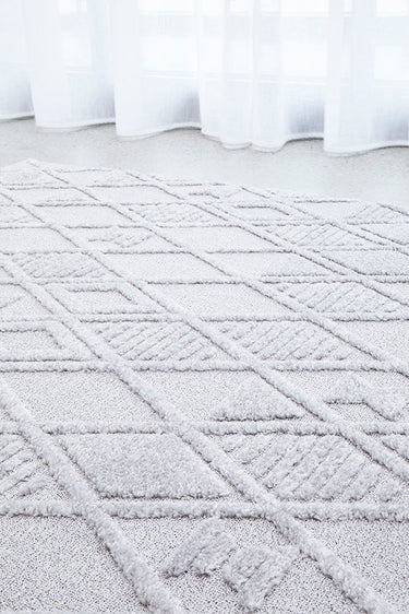 Mari Lisa Silver Diamond Pattern Rectangle Rug